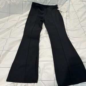 Alo yoga High-waist 7/8 zip it flair leggings - new with tags medium